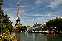 1-Eiffelturm-und-Seine-Paris
